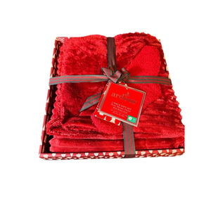 Ardour Red Sherpa Throw Gift Set with socks